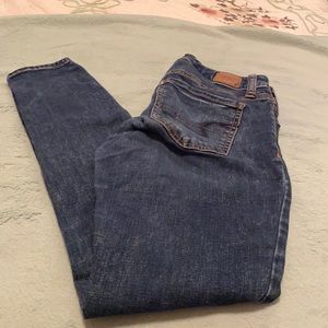 American Eagle Jeggings Gently Worn Sz 2. Four pocket style. Very Soft.